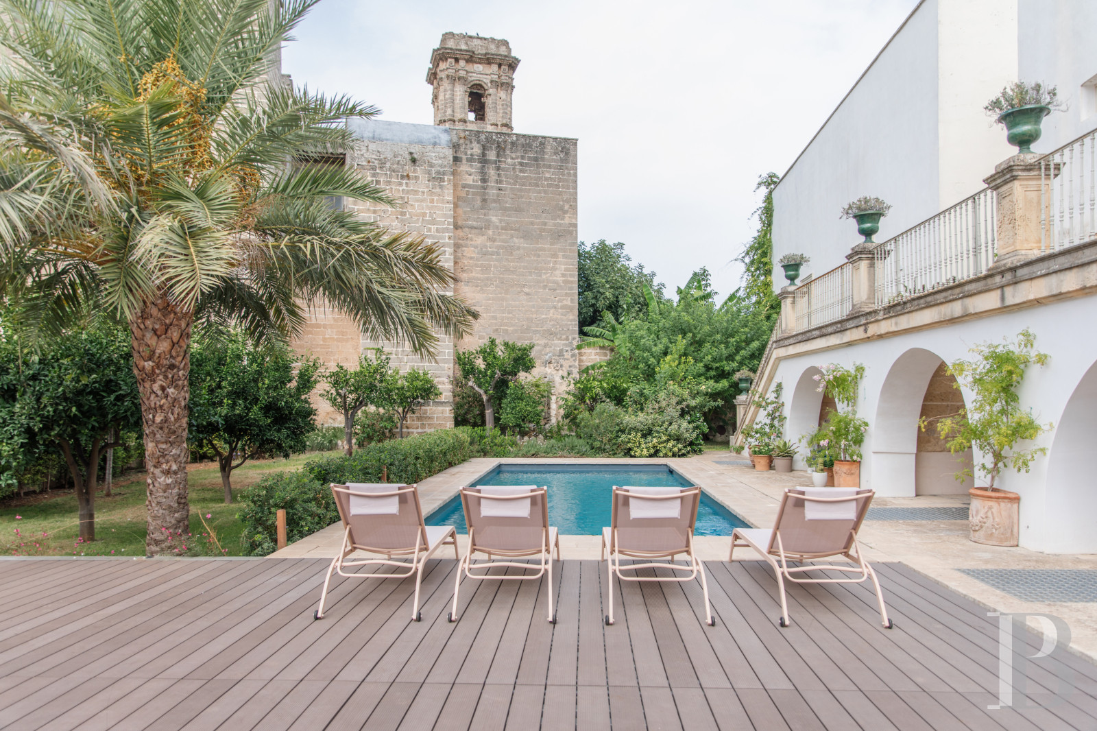 A vast Renaissance palace with a citrus garden in Nardo, Puglia  - photo  n°3